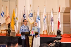 Diana Dewi Kembali Pimpin...