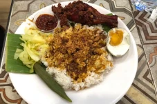 Mencicipi Nasi Kandar...