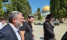 Menteri Israel dan 1.200...