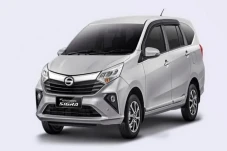 Tiga Mobil Daihatsu...