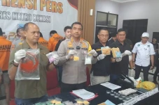Polrestro Bekasi Tangkap...