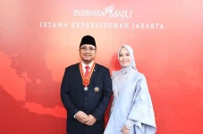 Terima Bintang Mahaputera...