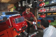 Merambah Perkotaan,...
