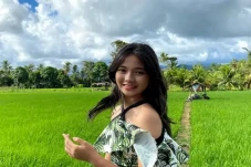 Potret Cantik Violetha...