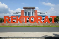Mau Kuliah di Kampus...