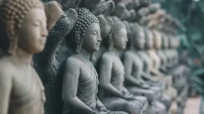 Simbol Sentuhan Buddha...