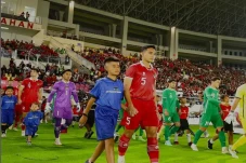 Anak Anda Mau Digandeng...