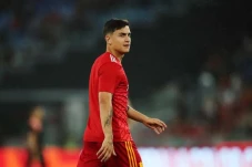 Fans Roma Kirim Peringatan...