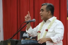 Umumkan Cawagub Ridwan...