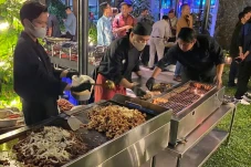 Dining Mewah Harga Kafetaria,...