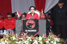 Megawati: Berilah Hak...
