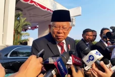 Usai Upacara Penurunan...