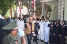 Tinjau Wisata Bahari...