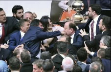Sebut AKP sebagai Partai...
