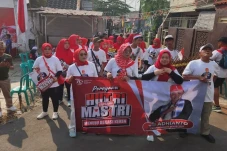 Relawan Tri Adhianto...