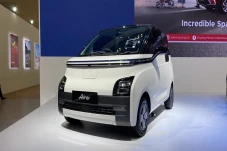 Mobil Listrik Wuling...