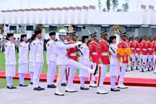 Bukan Hanya Kebangaan,...