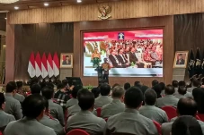 Resmi Jabat Menkumham,...