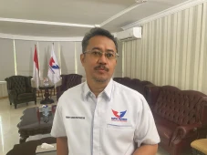 Partai Perindo Berikan...