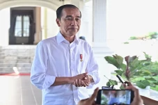 Jokowi Tanggapi Putusan...