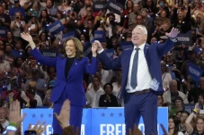 Kamala Harris Resmi...
