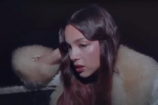 Lirik dan Makna Lagu...