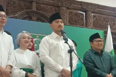 DPR Abaikan Putusan...