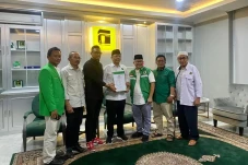 Mardiono PPP Serahkan...