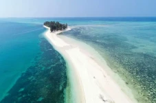 5 Pantai Pasir Putih...
