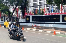 Situasi di KPU Masih...