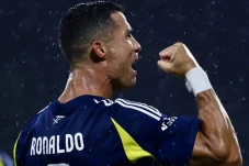 Cristiano Ronaldo Pecahkan...