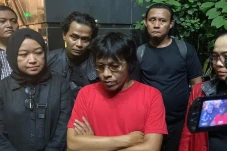 Adian Minta Puluhan...