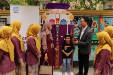 Abbott Bersama Kemendikbudristek...