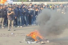 Demo di Gedung DPR,...