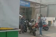 Heboh Motor Dinas Polisi...