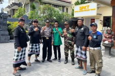 Pecalang Desa Adat Bali...