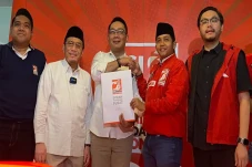 Pulang dari Amerika,...