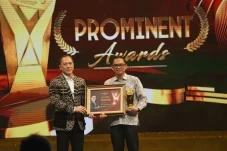 Pimpin Transformasi...