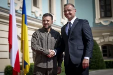 Polandia Akui Tergelincir...