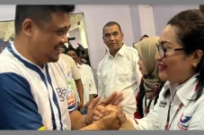 Antarkan Bobby Nasution...