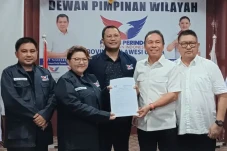 Partai Perindo Serahkan...