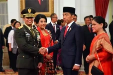 Kisah Asmara Jenderal...
