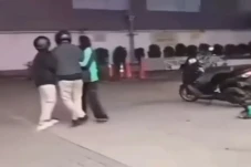 Viral! Wanita Ojol Ini...