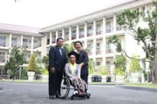 Cerita Inspiratif Laura,...