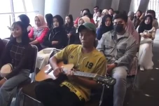 Audisi Indonesian Idol...