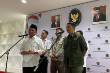 Pemerintah Lanjutkan...