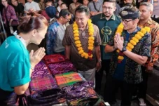 Sandiaga Uno Dukung...