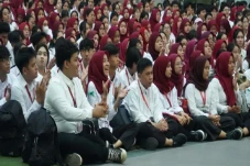 Universitas Bakrie Sambut...