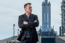 Elon Musk: AS Berada...