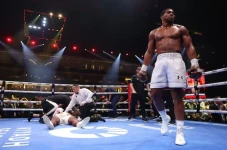 Anthony Joshua akan...
